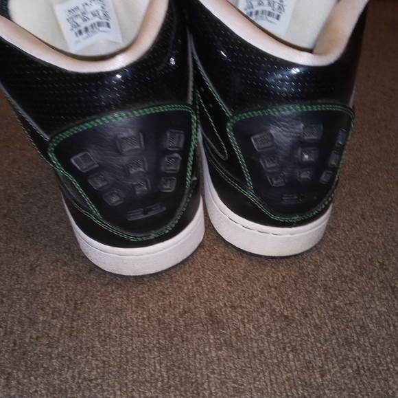 Sneakers - Picture 5 of 6